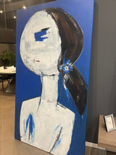 Carica l'immagine nel visualizzatore di Gallery, Lei nel mondo del blu