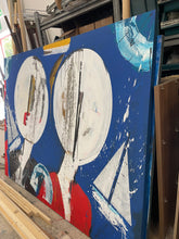 Carica l'immagine nel visualizzatore di Gallery, Camminando per strada due a due.