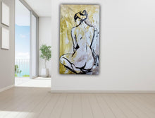 Carica l'immagine nel visualizzatore di Gallery, Donna alle spalle sfondo giallo